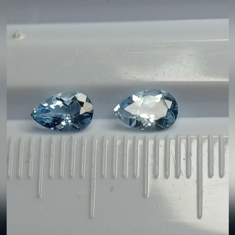 Elegant Blue Pear-Shaped Aquamarie 6x4mm